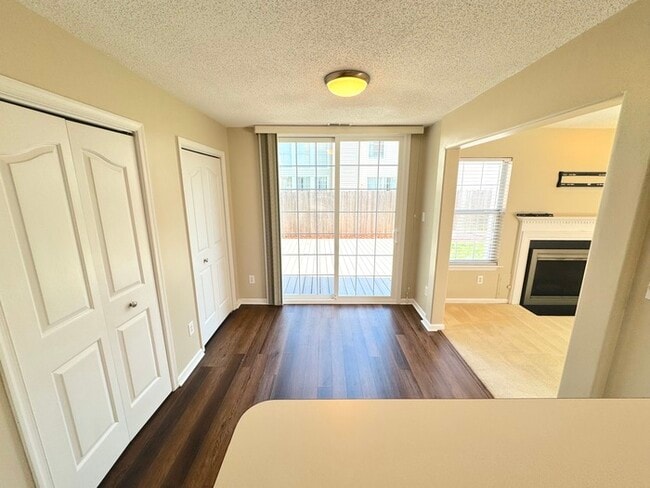 Building Photo - 3 BEDROOM CONDO FOR RENT IN CHESAPEAKE - A...