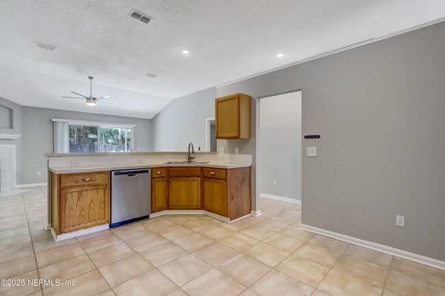 Building Photo - 9642 Pritmore Rd E