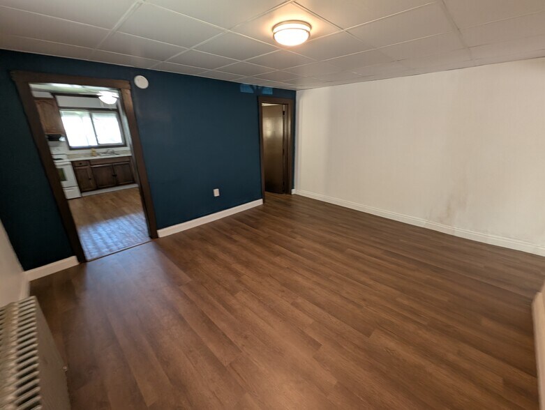 Building Photo - 206 Coal St