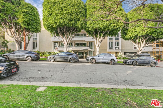 Building Photo - 8535 W Knl Dr