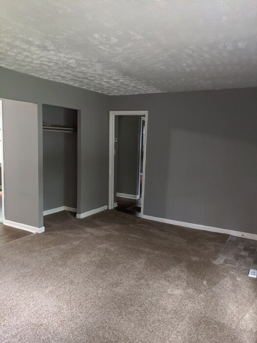 Building Photo - 1230 Redford Dr SE