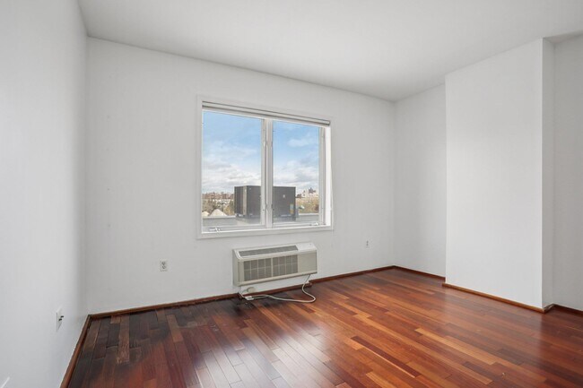 Building Photo - 3110 City Pl