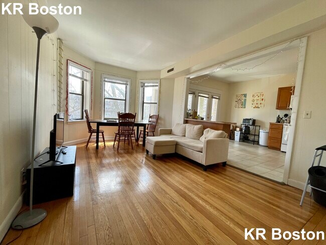 Building Photo - 1139 Commonwealth Ave