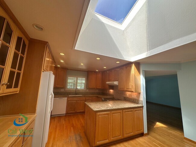 Building Photo - $4795 - South San Jose 4Bd / 2 Ba Single F...