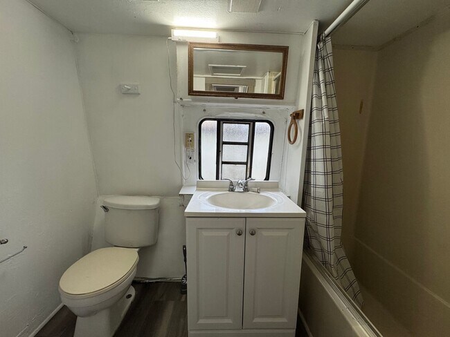 Building Photo - 3000 Clarcona Rd