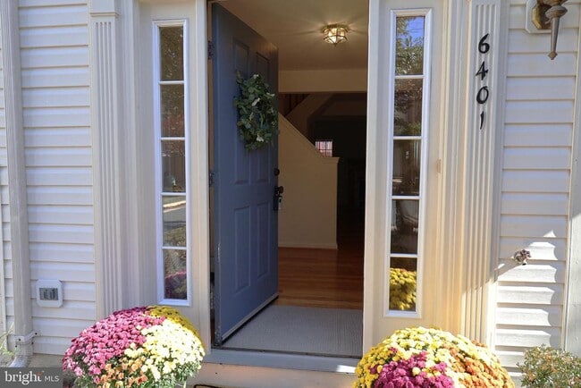 Primary Photo - 6401 Lureta Ann Ln