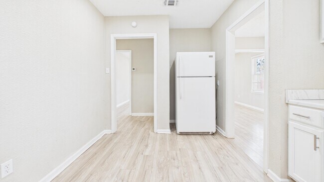 Building Photo - 2430 31st St