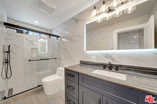 Building Photo - 9005 Cynthia St