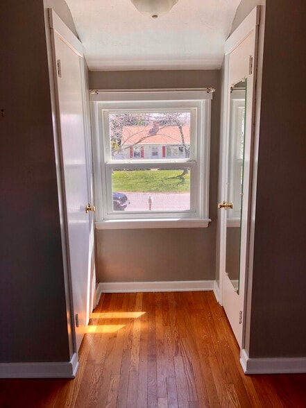 Building Photo - 252 Arcadia Blvd