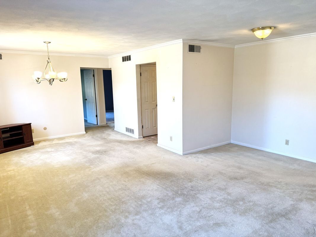 Building Photo - 3438 Villa Ridge