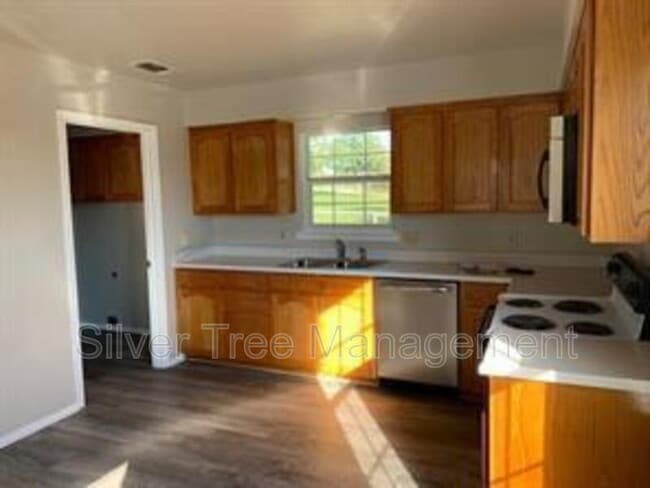 Building Photo - 300 Pr 4382