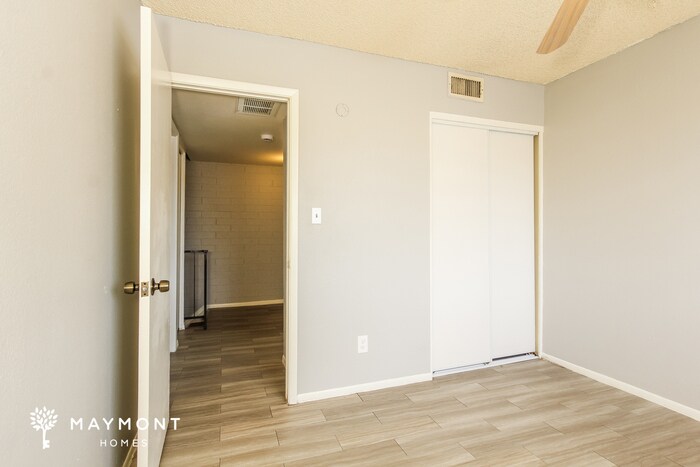 Building Photo - 5046 N 40th Ave
