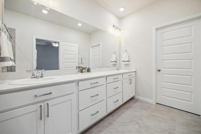 Building Photo - 1512 Parkland Oak Dr