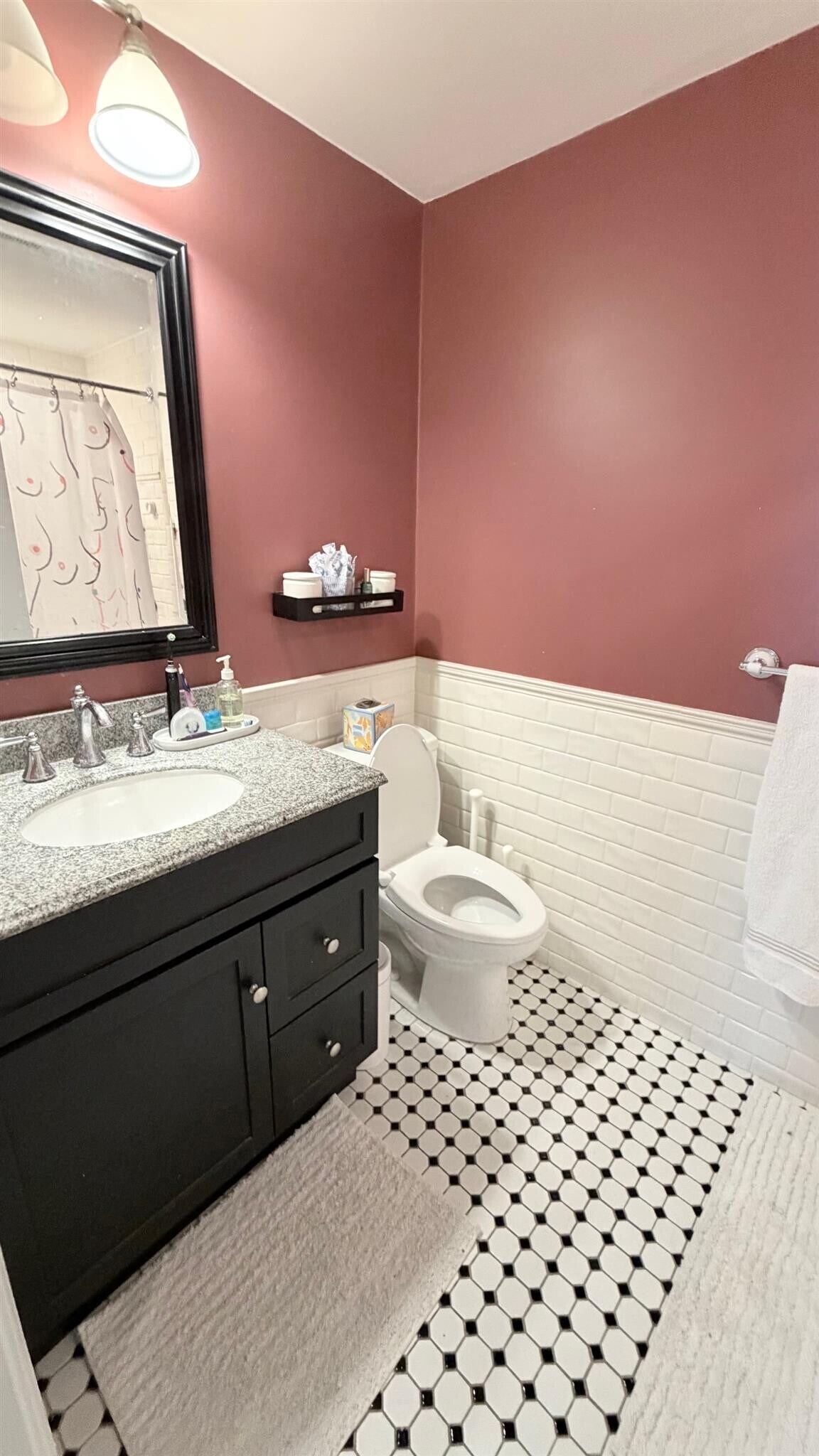 Building Photo - 170 Gore St