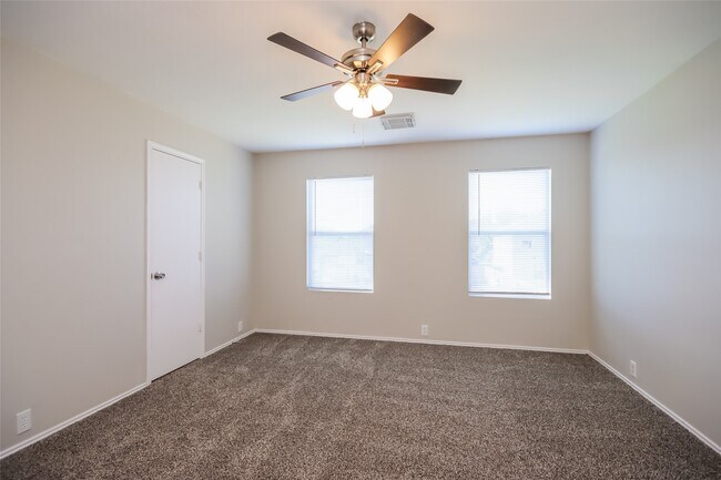 Building Photo - 819 Grand Plains Dr