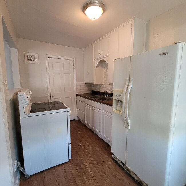 Building Photo - 818 S Terrace Dr