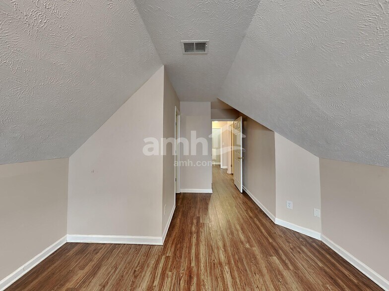 Building Photo - 1150 Rock Ledge Pass