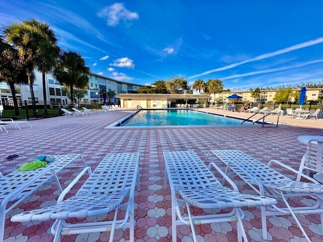 Building Photo - 1805 Eleuthera Point