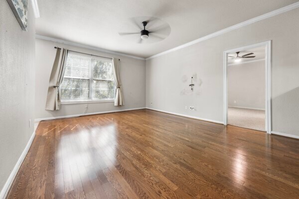 Building Photo - 2255 Braeswood Park Dr