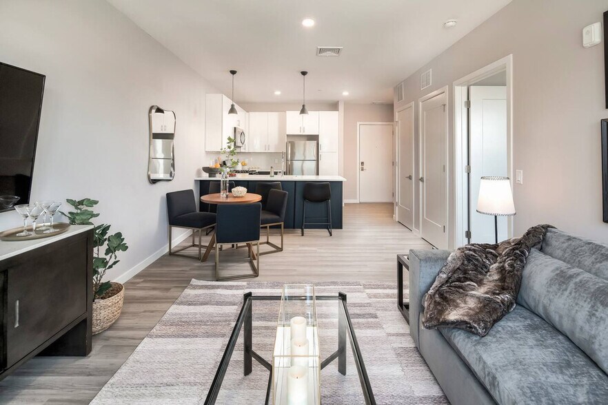 Building Photo - 9 Tower Ln