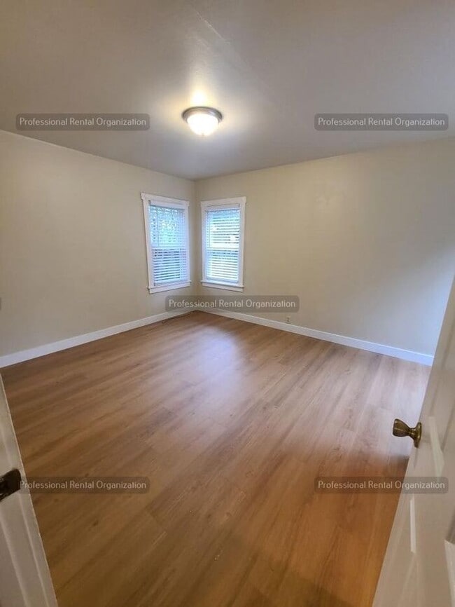 Building Photo - "Available Now".......... one-bedroom, one-bathroom house located in the heart of Napa Valley!!