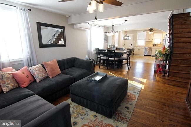 Building Photo - 215 W 9th Ave