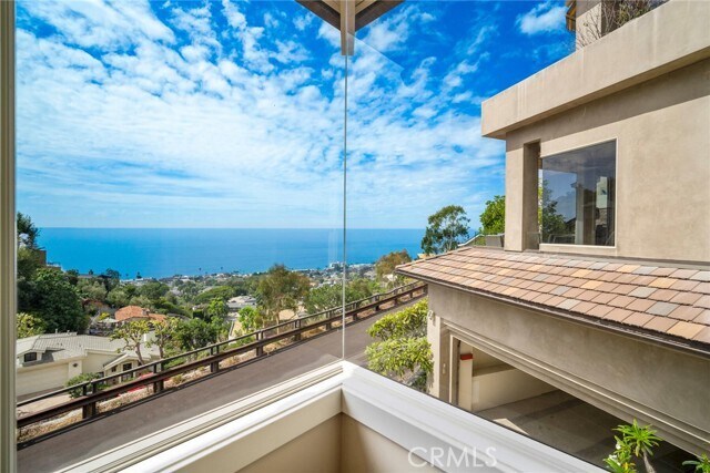 Building Photo - 6 Pacific Vista