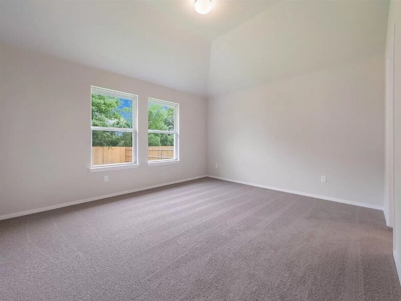 Building Photo - 315 Schuylerville Dr
