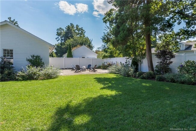 Building Photo - 303 Wakeman Rd