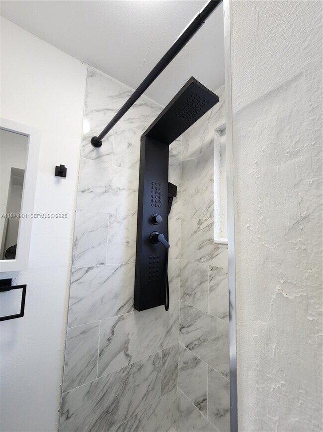 Building Photo - 5934 Buchanan St