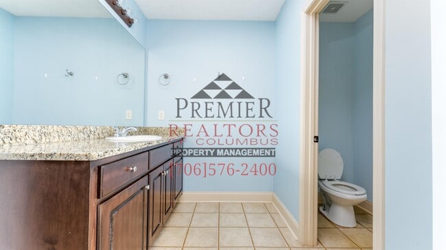 Building Photo - 9 Greyhawk Ct