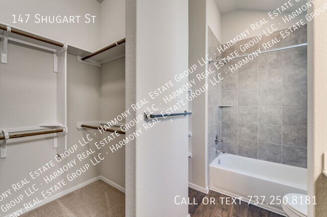 Building Photo - 147 Shugart St