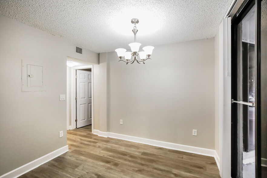 Building Photo - 8205 SW 152nd Ave