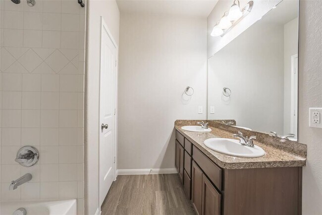 Building Photo - 3727 Bright Moon Ct