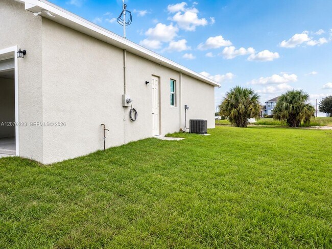 Building Photo - 1109 Kraft St