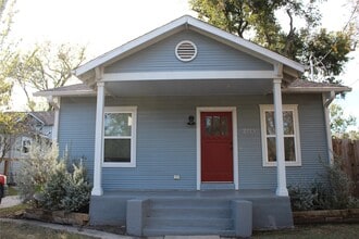 Building Photo - 2715 Cochran St