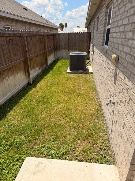 Patio - 5905 Nightingale
