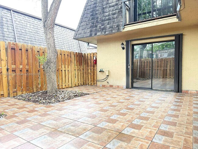 Building Photo - 14240 SW 94th Cir Ln