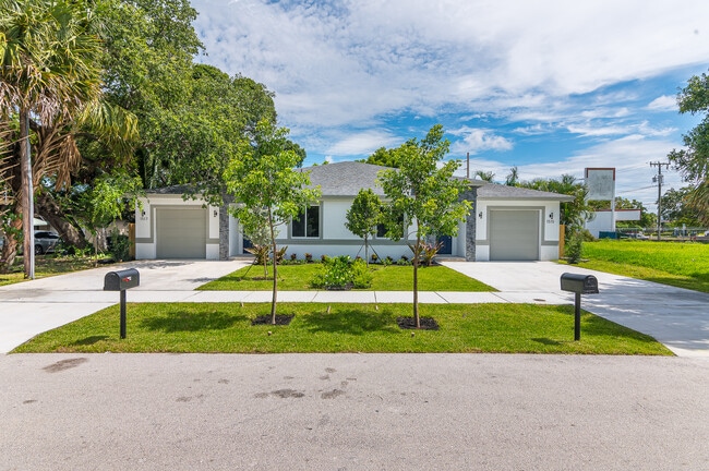 Building Photo - 1515 SW 27th Ct