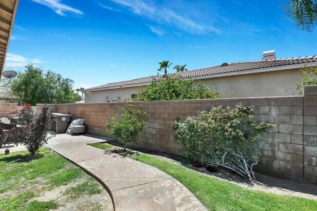 Building Photo - 79736 Castille Dr