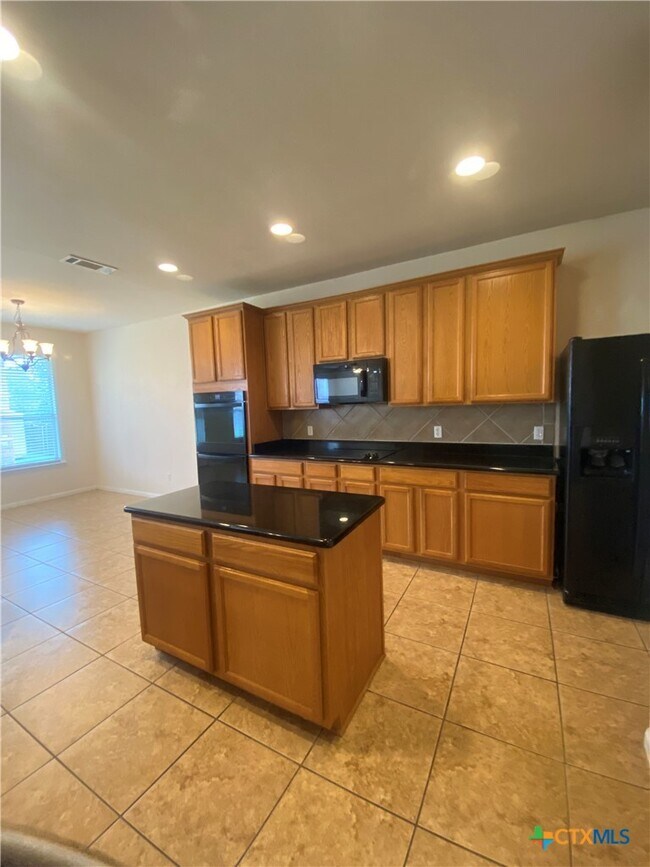 Building Photo - 6111 Graphite Dr