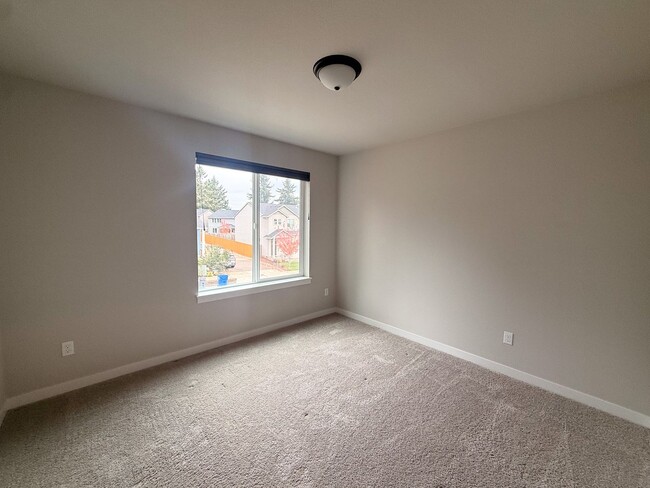 Building Photo - 5590 Mountain Quail Dr S