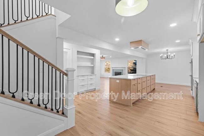 Building Photo - 2460 Dimple Dell Rd