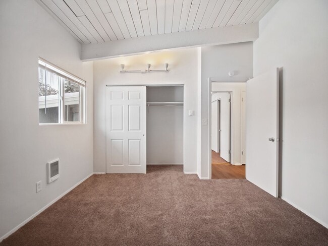 Building Photo - RENOVATED 2BD/1BA MILLWOOD APARTMENT | A/C | COVERED PARKING | PET FRIENDLY | AVAIL UPON REQUEST