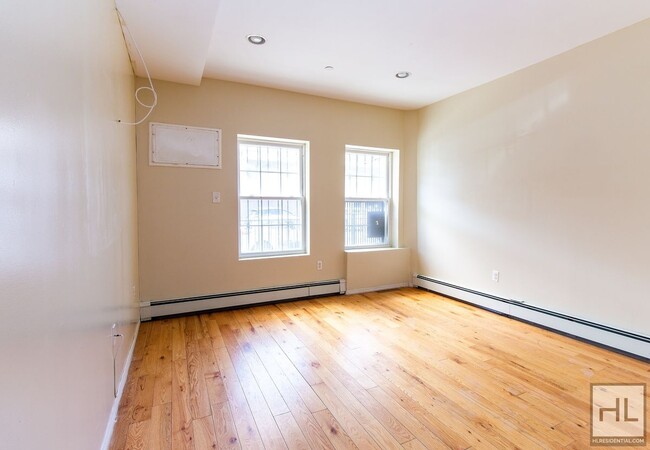 Primary Photo - 2 Bed 2 Bath On Dekalb Ave.