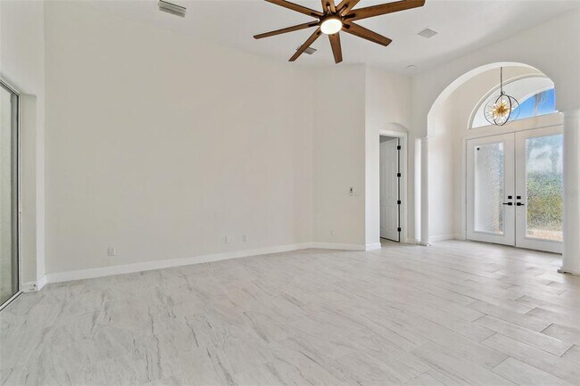 Building Photo - 13792 Long Lake Ln