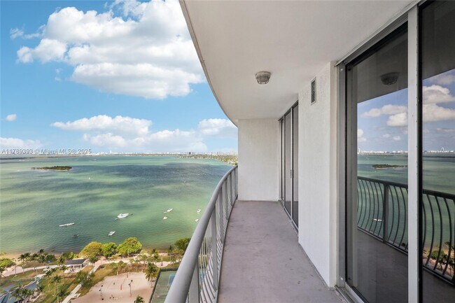 Building Photo - 1750 N Bayshore Dr