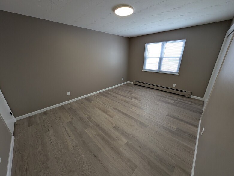Building Photo - 35 Terrel Dr