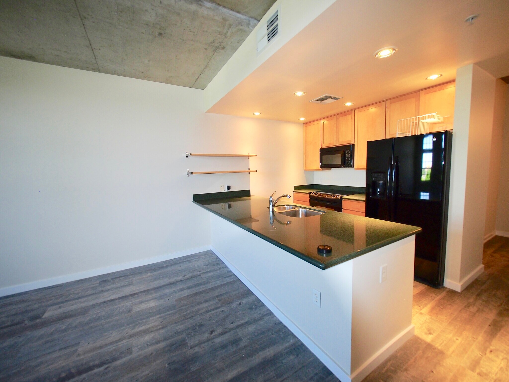 Building Photo - 275 S Harrison St