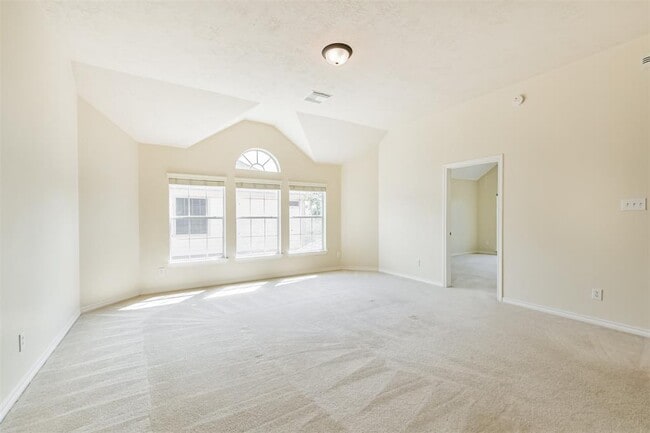 Building Photo - 11918 Mariposa Canyon Dr